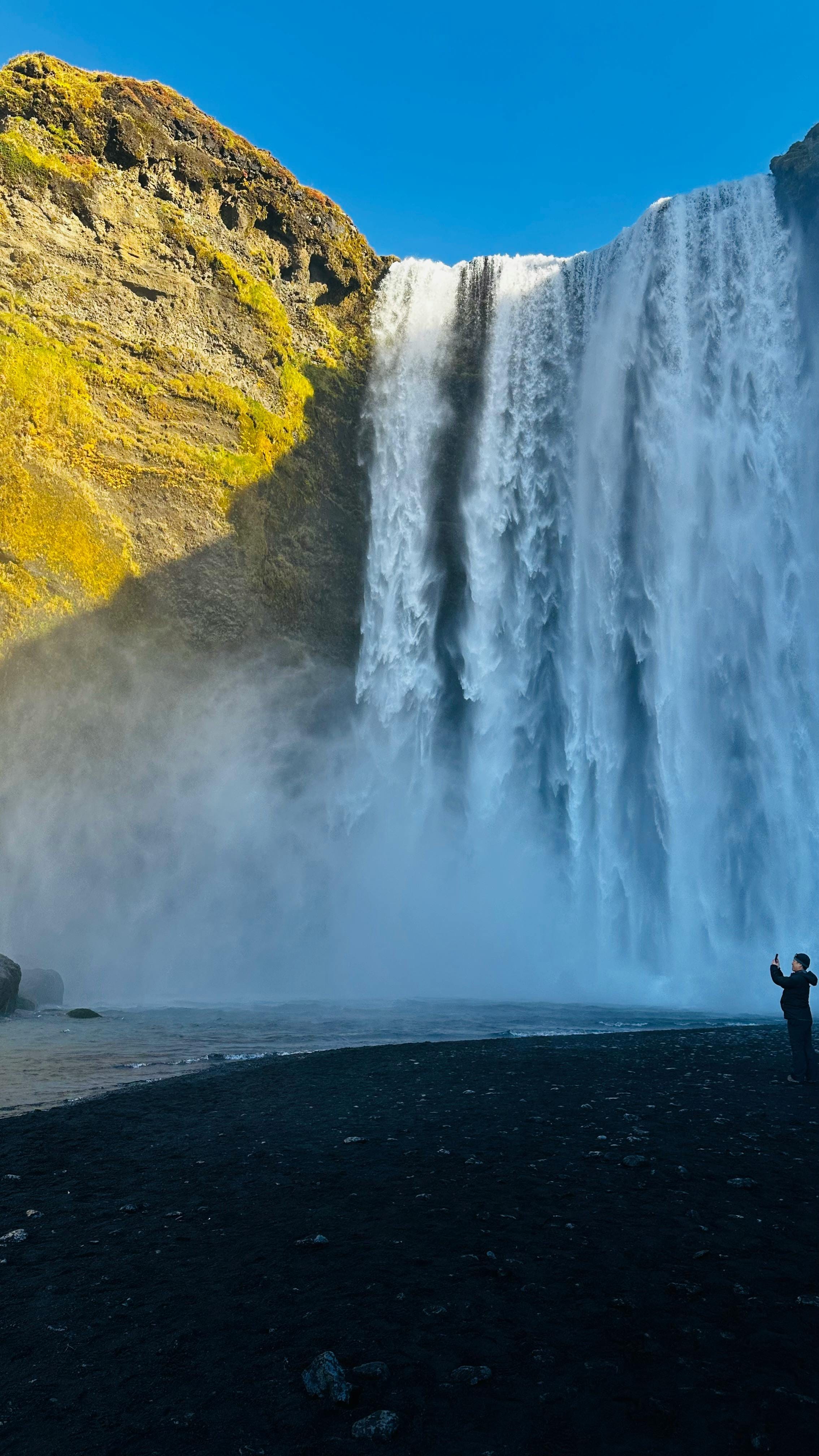 iceland-community-trip-whales-waterfalls-8n-9d